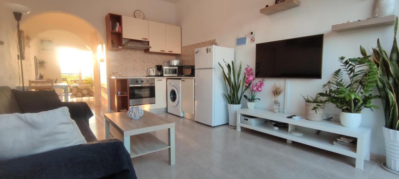 Thalassa Seaside Boutique Beach Apartment Polis エクステリア 写真